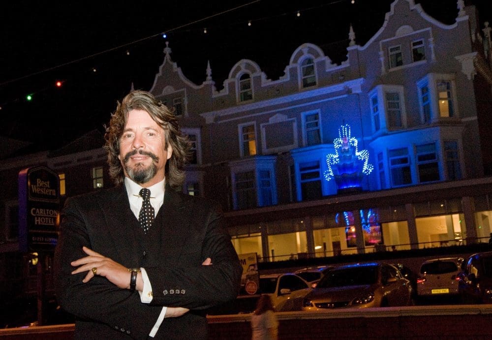 Laurence Llewellyn Bowen switches on illuminations display