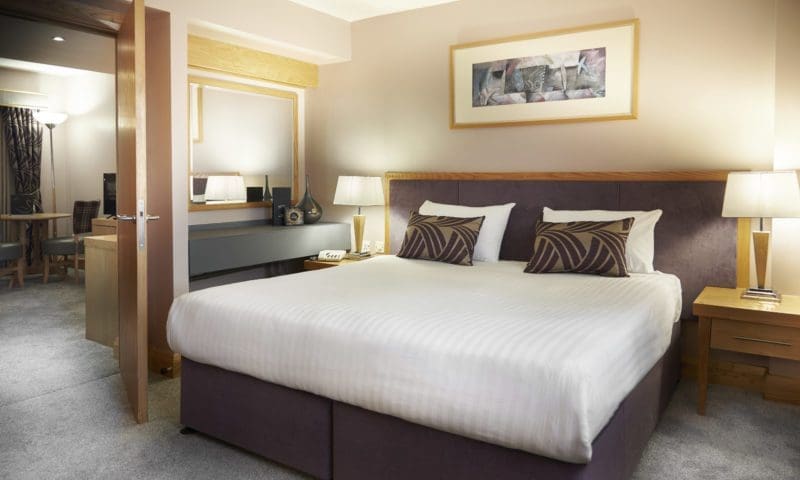 Hospitality sector ‘to generate £100bn in 2018’