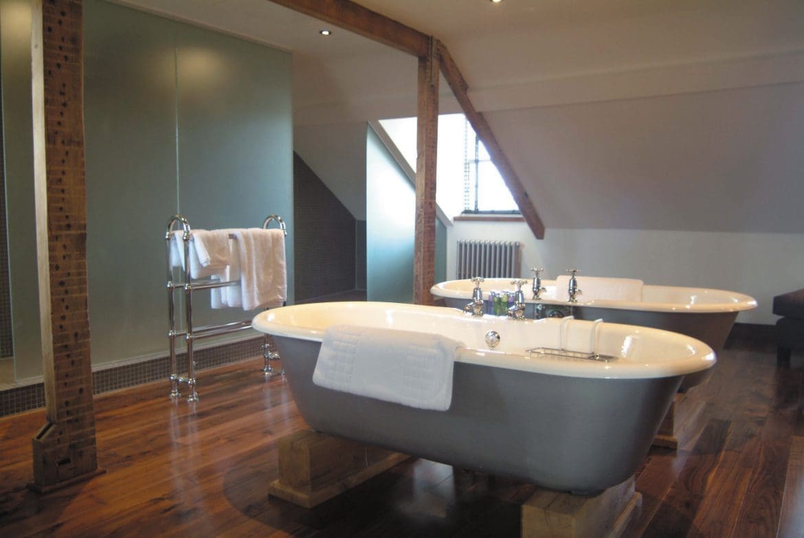 Statement baths – a must for a top quality bathroom