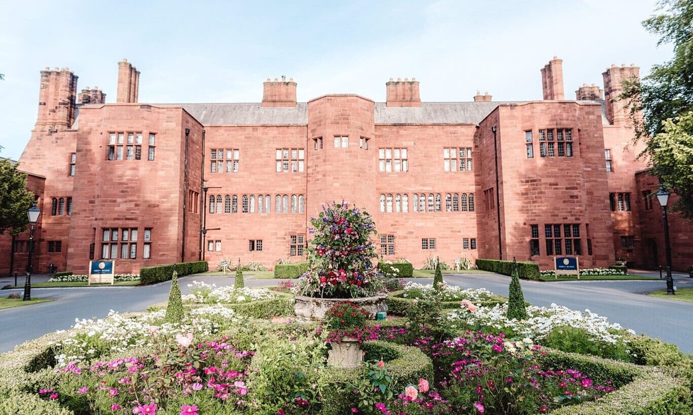 Abbey House Hotel and Gardens unveils EV charging site