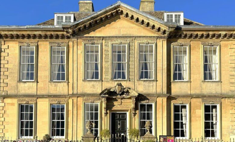 Wiltshire’s Parade House brought to market for £950k