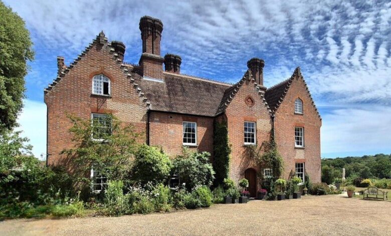 Victorian farmhouse B&B at Sissinghurst Castle brought to market