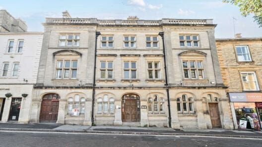 Former bank with hotel planning consent brought to market for £1.5m