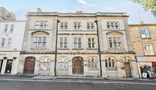 Former bank with hotel planning consent brought to market for £1.5m