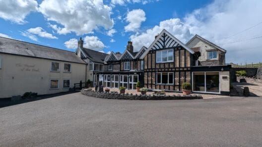 Peveril of the Peak hotel in Derbyshire hits market for £2m